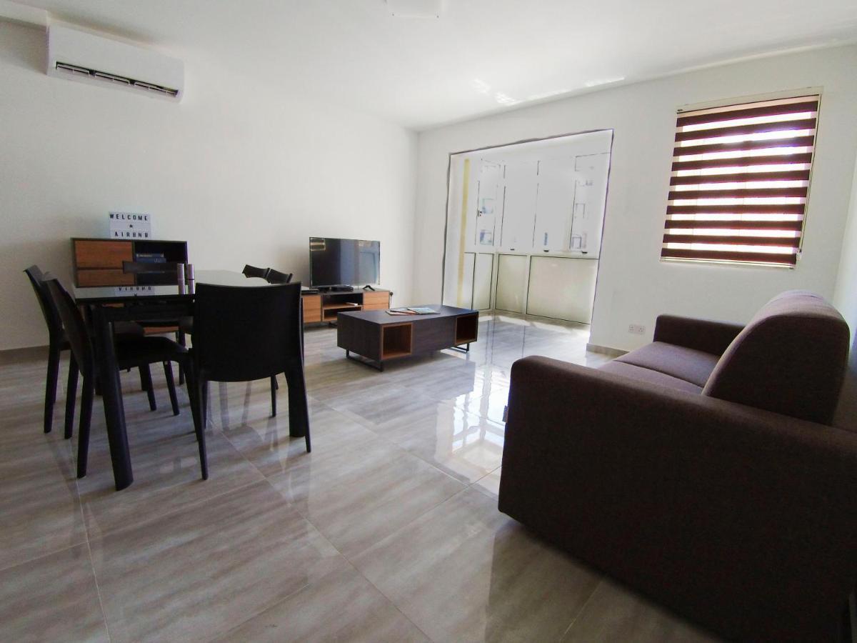 F7 Room 1, Private Double Room With Private Bathroom In Shared Flat Msida Buitenkant foto