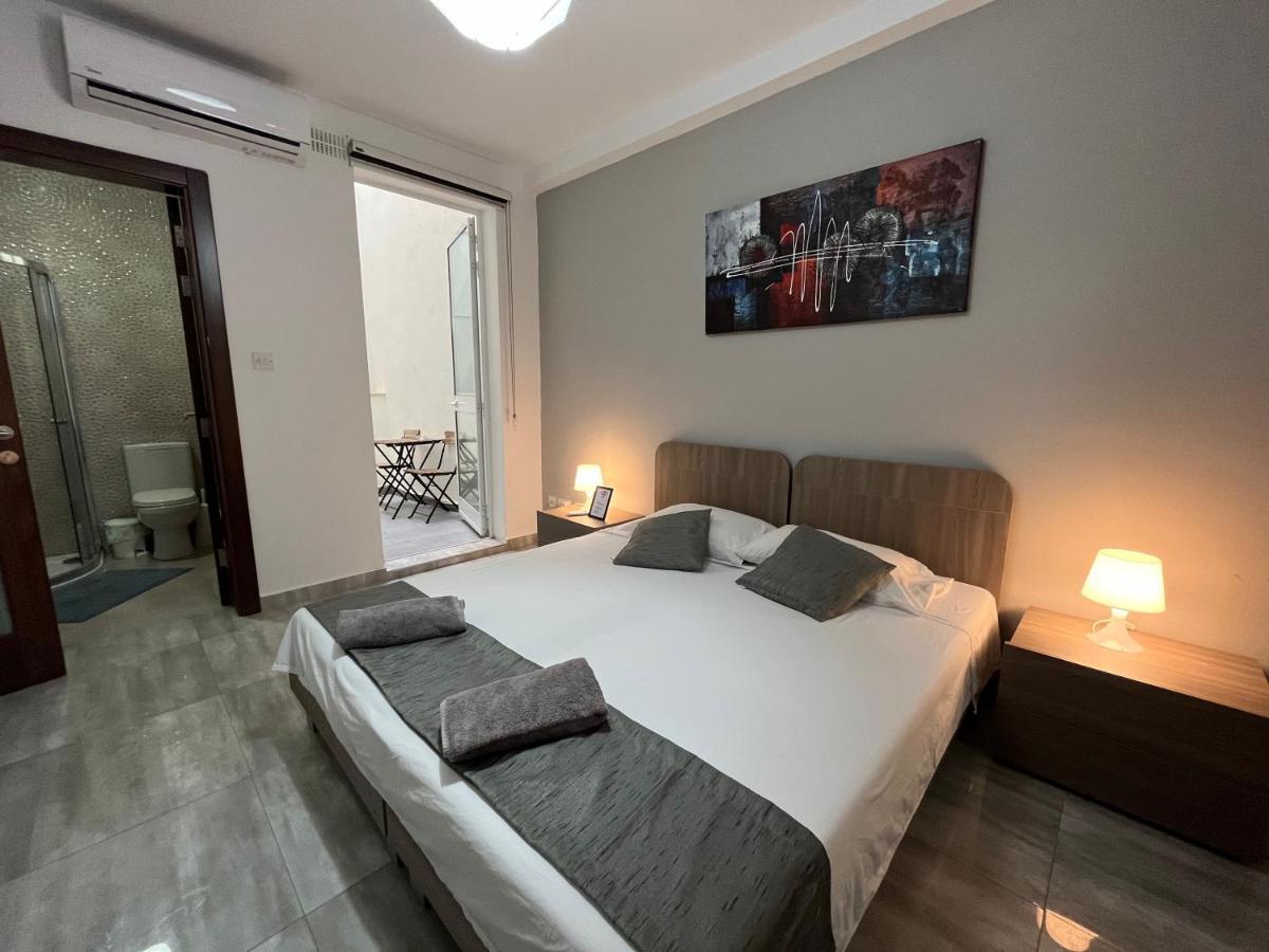 F7 Room 1, Private Double Room With Private Bathroom In Shared Flat Msida Buitenkant foto