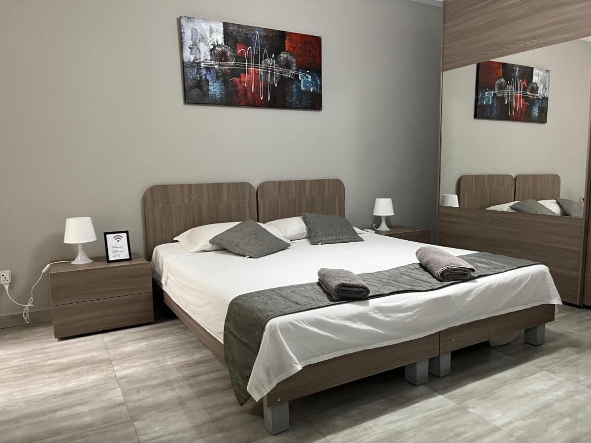 F7 Room 1, Private Double Room With Private Bathroom In Shared Flat Msida Buitenkant foto