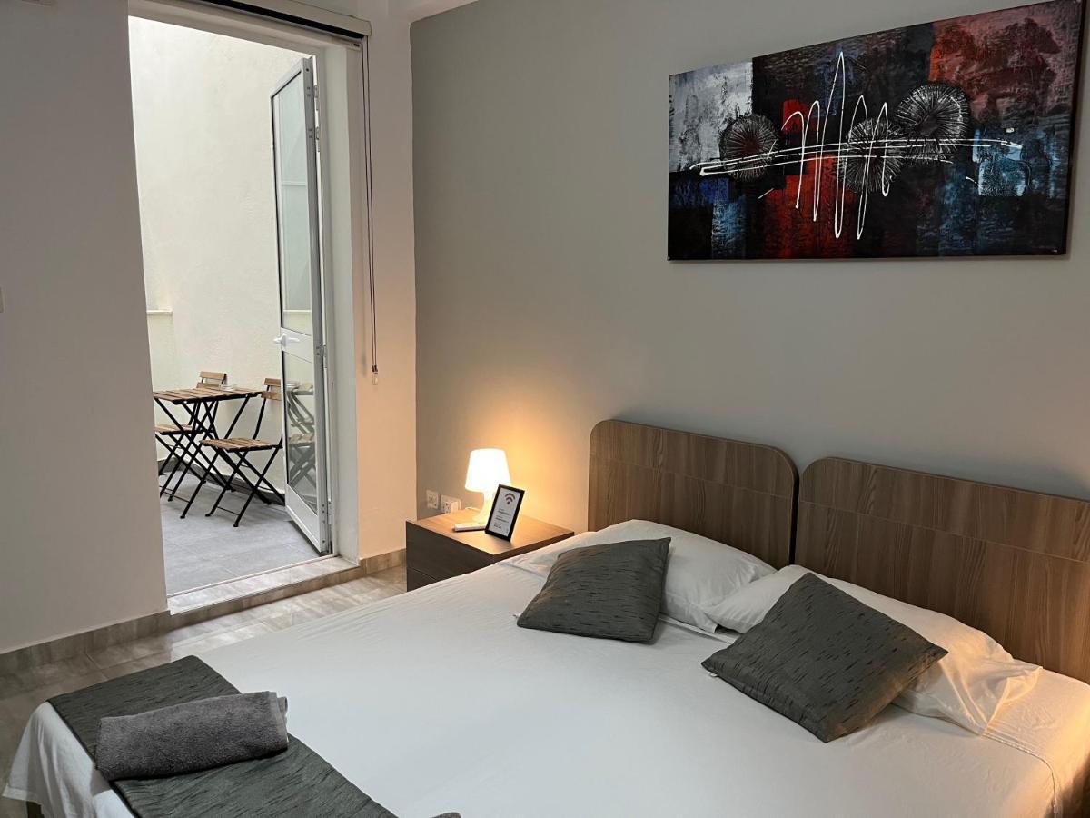 F7 Room 1, Private Double Room With Private Bathroom In Shared Flat Msida Buitenkant foto